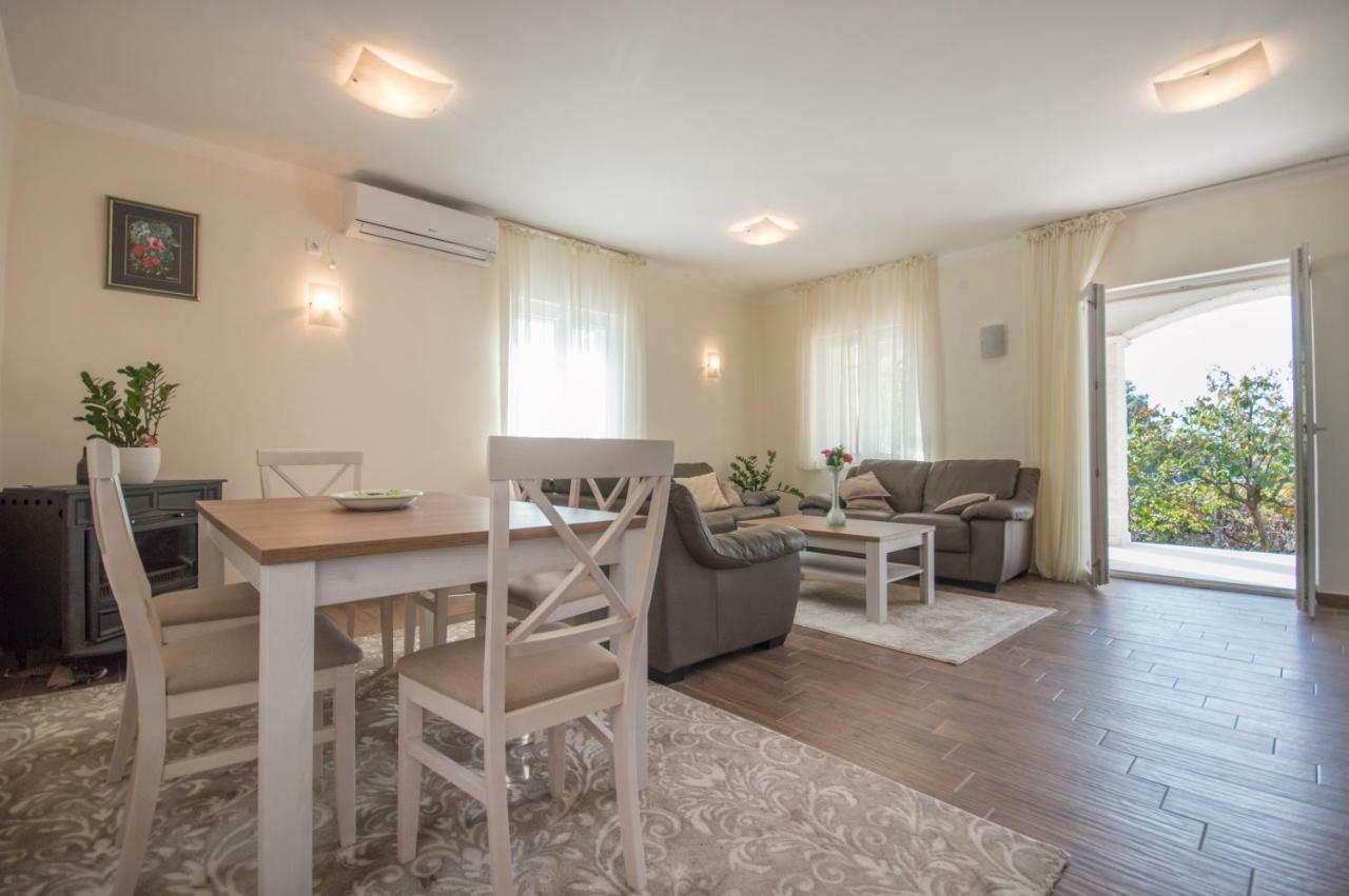 Queen Teuta Hotel Risan Kültér fotó