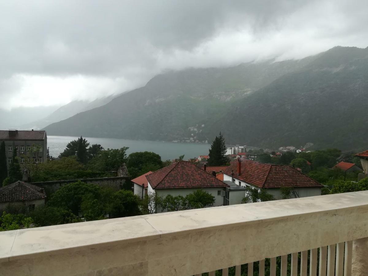Queen Teuta Hotel Risan Kültér fotó
